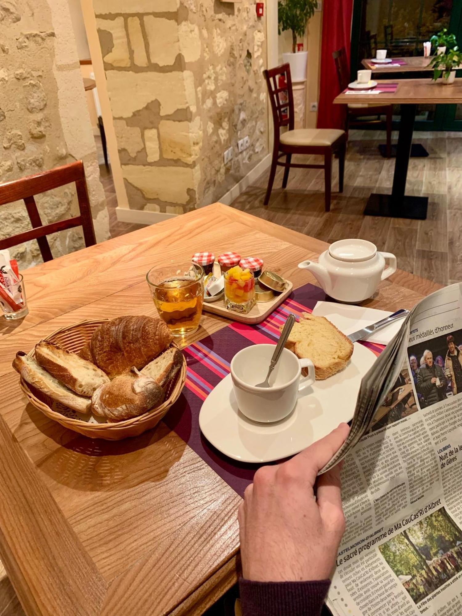 בליי Auberge Du Porche מראה חיצוני תמונה