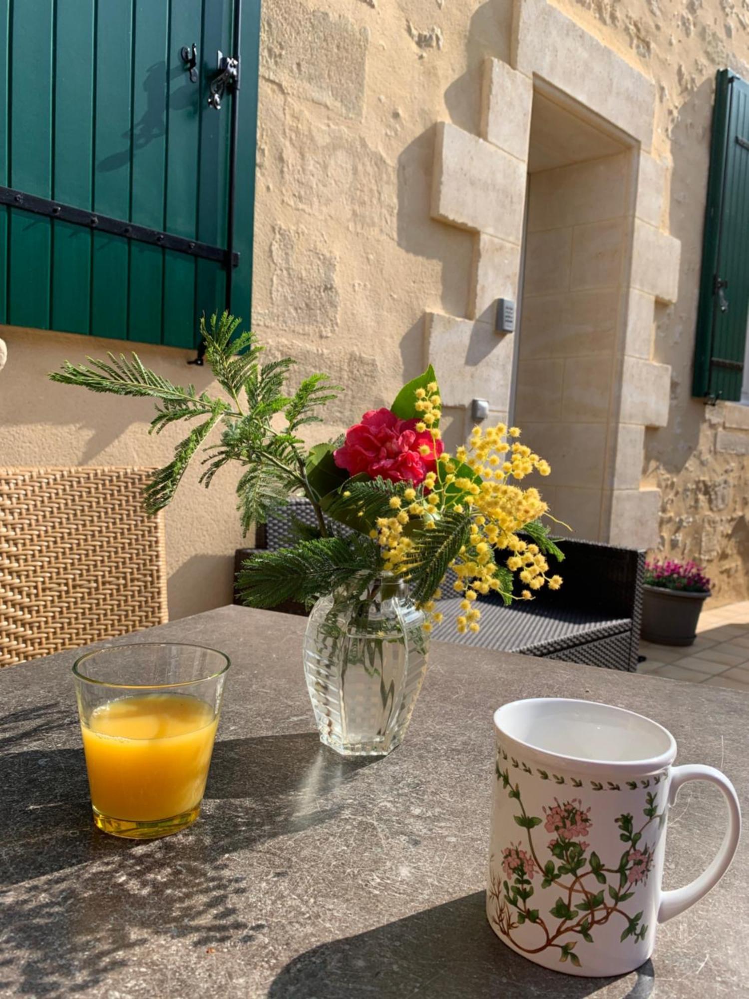 בליי Auberge Du Porche מראה חיצוני תמונה